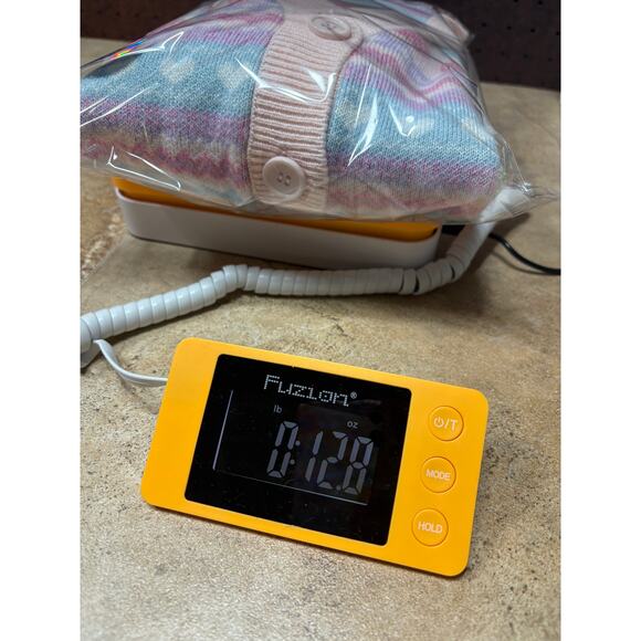 Hot Topic Women’s Cardigan Sweater – XS, Strawberry Knit Pattern, GUC - Picture 4 of 4